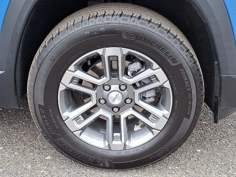 2025 GMC Terrain - Image 9 of 12