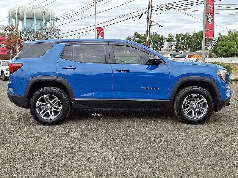 2025 GMC Terrain - Image 8 of 12