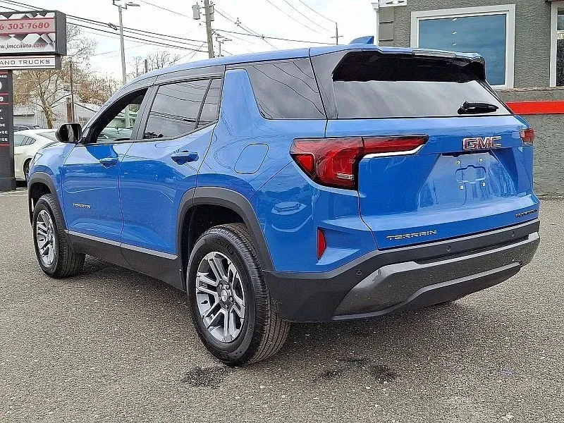 2025 GMC Terrain - Image 5 of 12