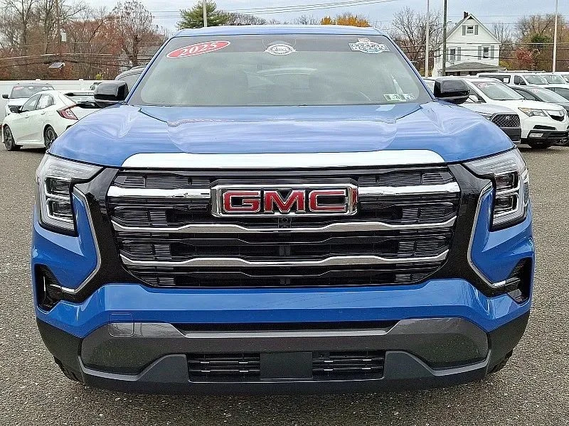 2025 GMC Terrain - Image 3 of 12