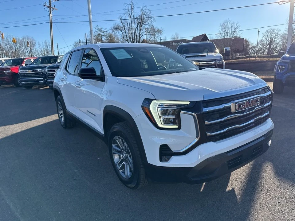 2025 GMC Terrain - Image 7 of 12