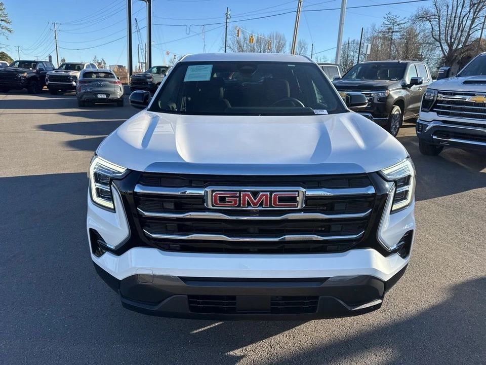 2025 GMC Terrain - Image 8 of 12