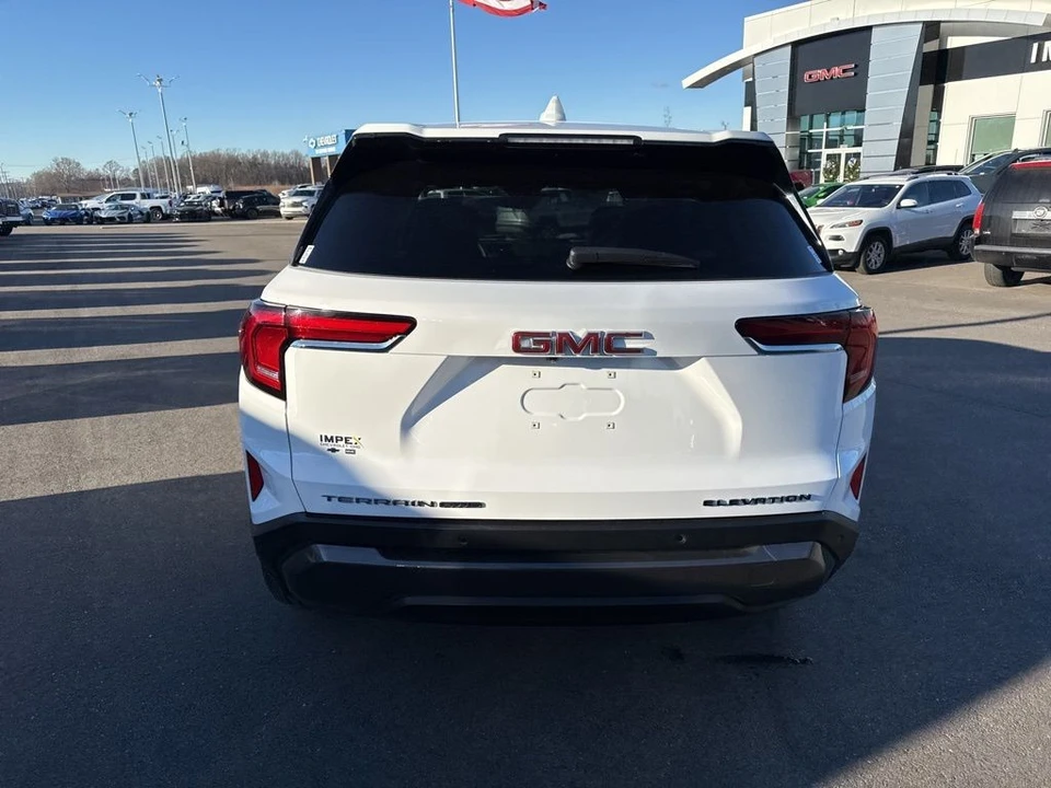 2025 GMC Terrain - Image 4 of 12