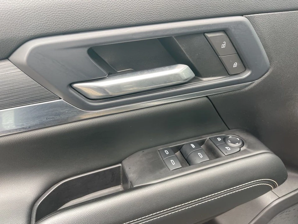 2025 GMC Terrain - Image 10 of 21