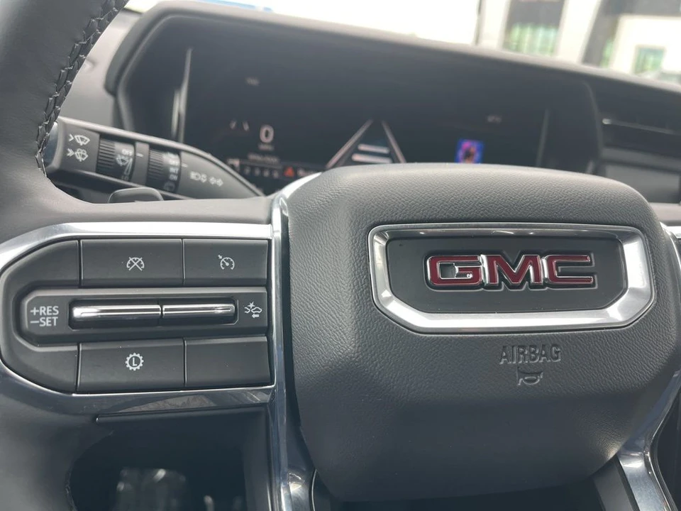 2025 GMC Terrain - Image 17 of 21