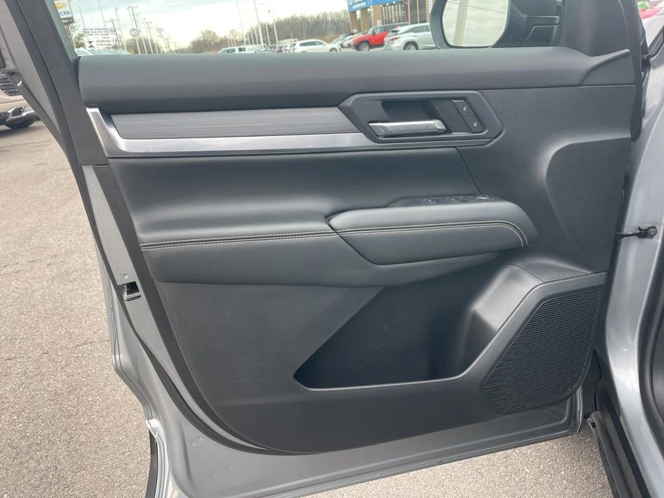2025 GMC Terrain - Image 9 of 21