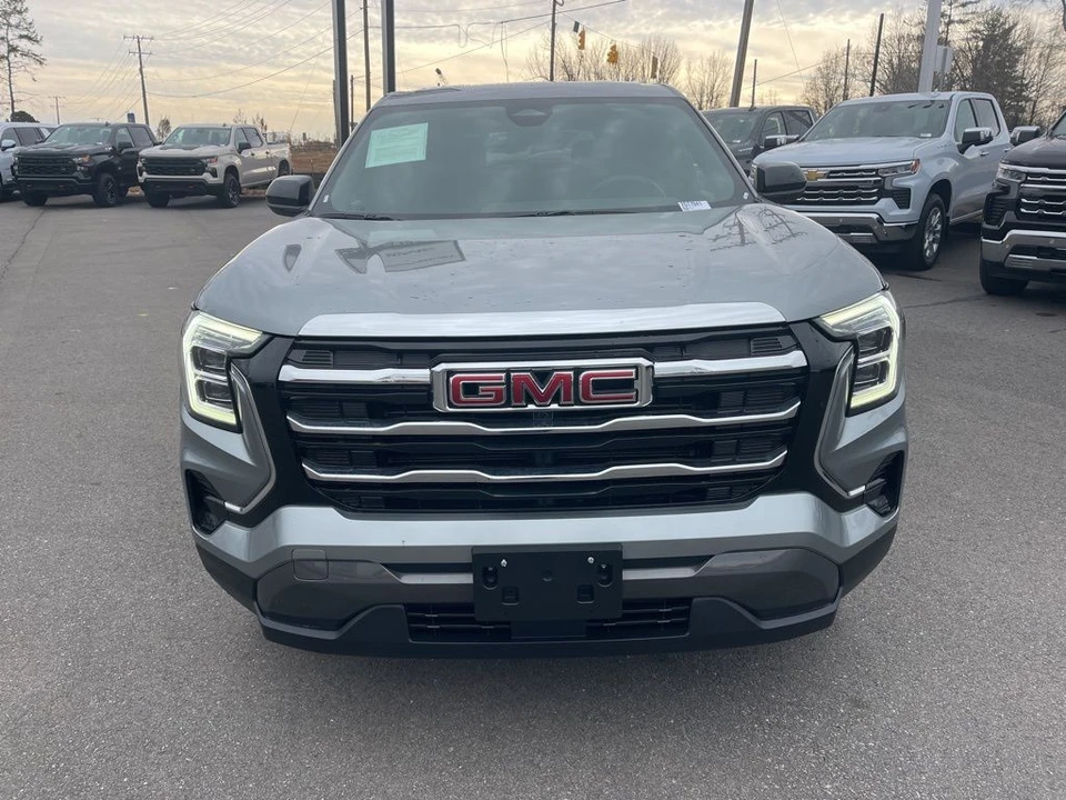 2025 GMC Terrain - Image 8 of 21