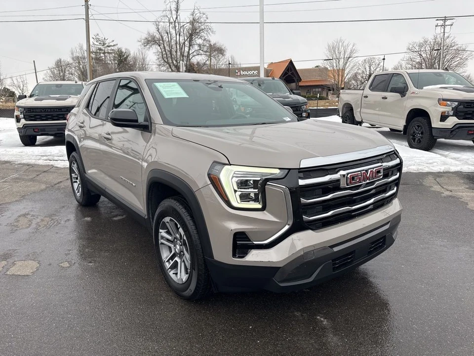 2025 GMC Terrain - Image 7 of 12