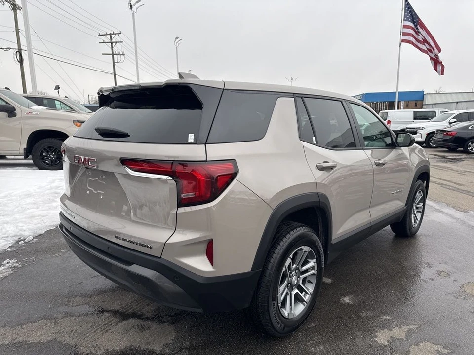 2025 GMC Terrain - Image 5 of 12