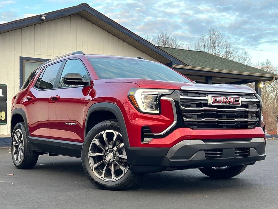 2025 GMC Terrain - Image 13 of 21