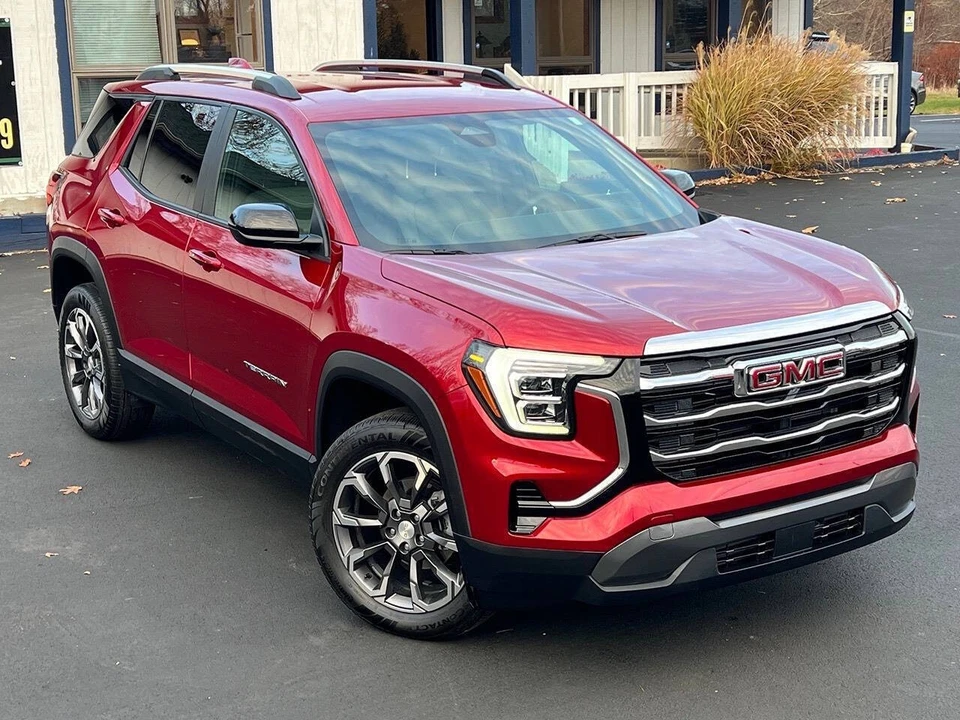 2025 GMC Terrain - Image 12 of 21