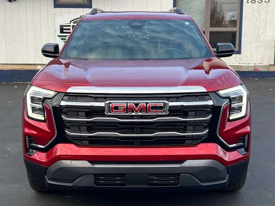 2025 GMC Terrain - Image 8 of 21