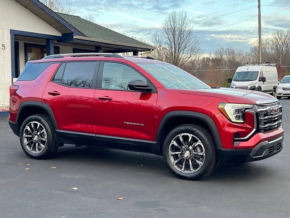 2025 GMC Terrain - Image 20 of 21