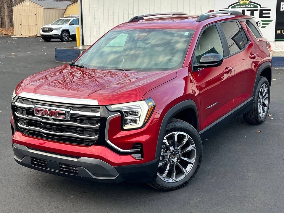 2025 GMC Terrain - Image 10 of 21