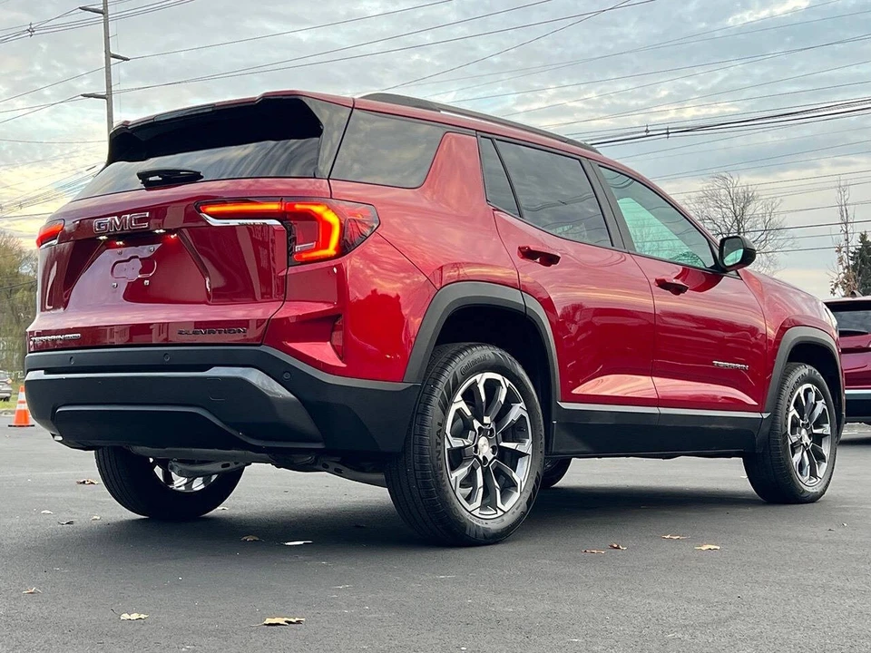 2025 GMC Terrain - Image 18 of 21