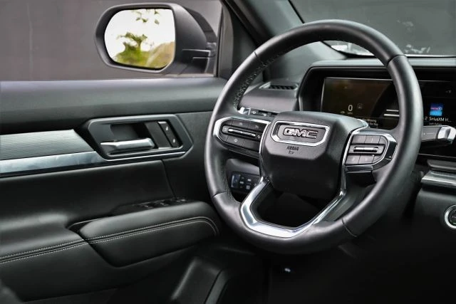 2025 GMC Terrain - Image 14 of 21