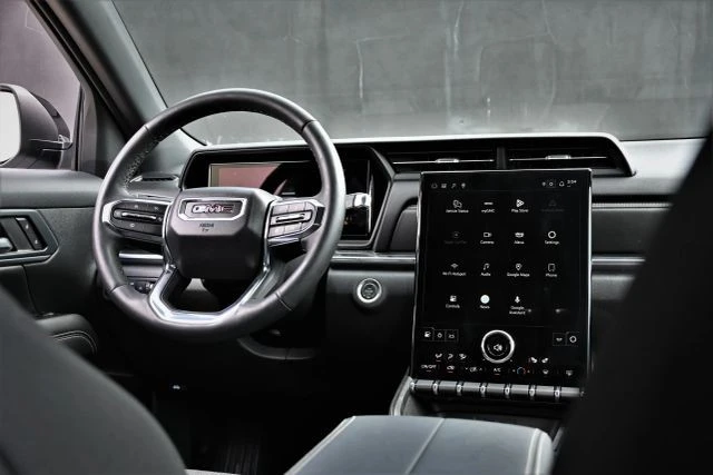 2025 GMC Terrain - Image 15 of 21