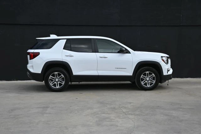 2025 GMC Terrain - Image 6 of 21