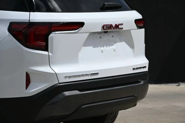 2025 GMC Terrain - Image 10 of 21