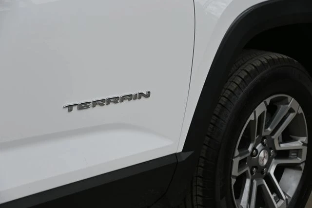 2025 GMC Terrain - Image 9 of 21