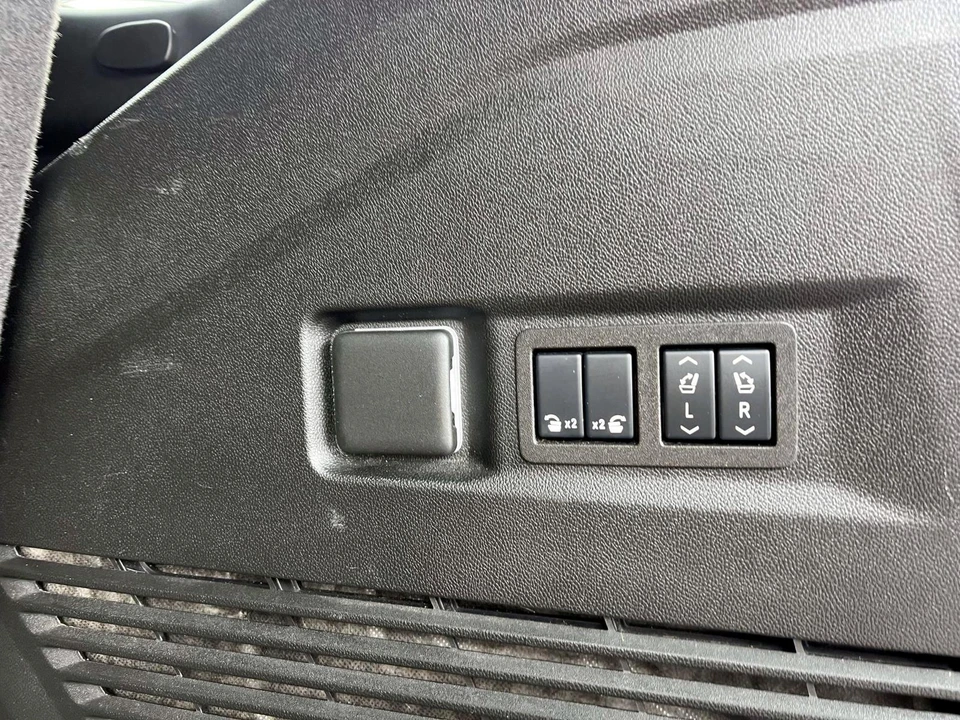 2025 GMC Yukon 5th Gen - Image 7 of 21