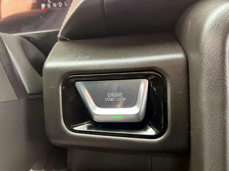 2025 GMC Yukon 5th Gen - Image 19 of 21