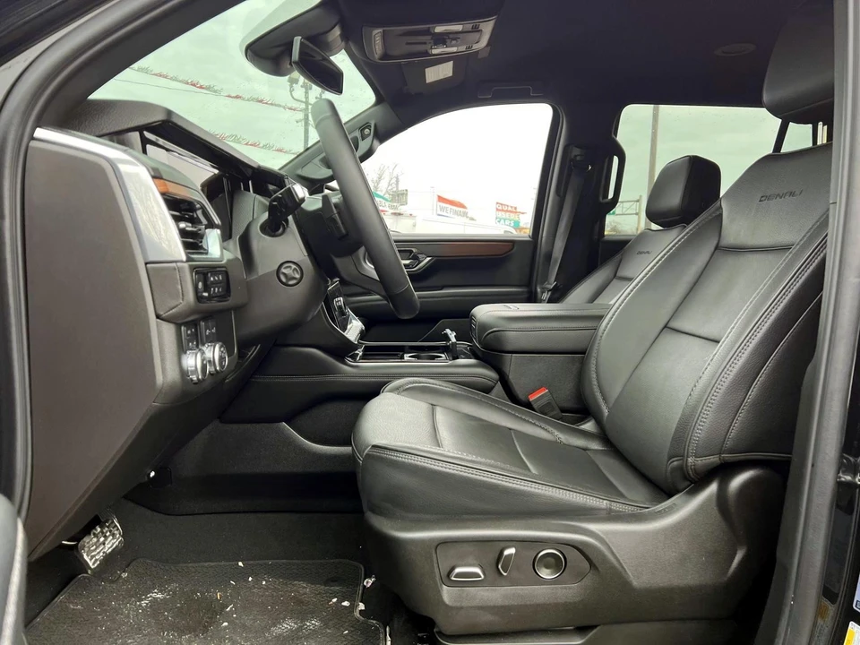 2025 GMC Yukon 5th Gen - Image 8 of 21