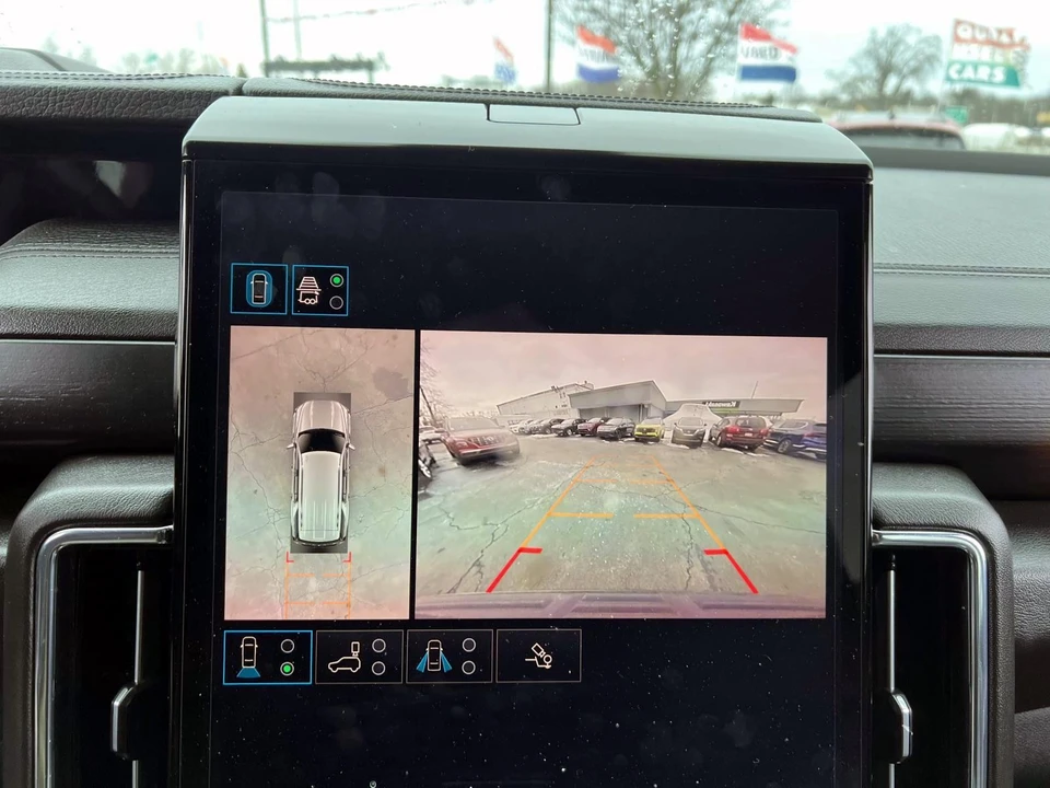 2025 GMC Yukon 5th Gen - Image 18 of 21