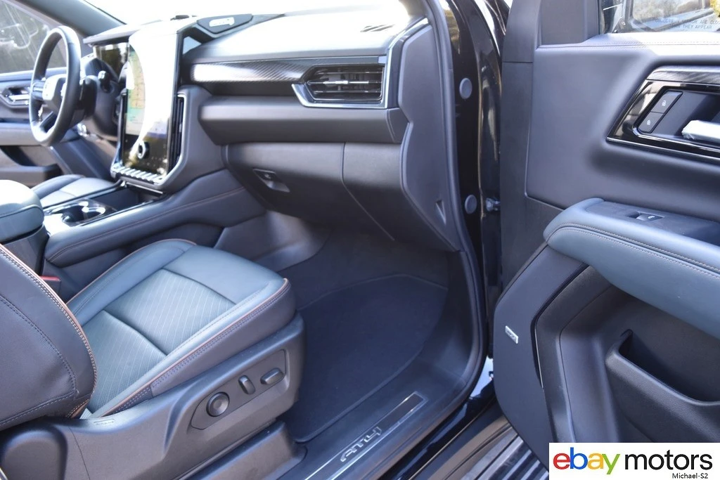 2025 GMC Yukon 5th Gen - Image 17 of 21