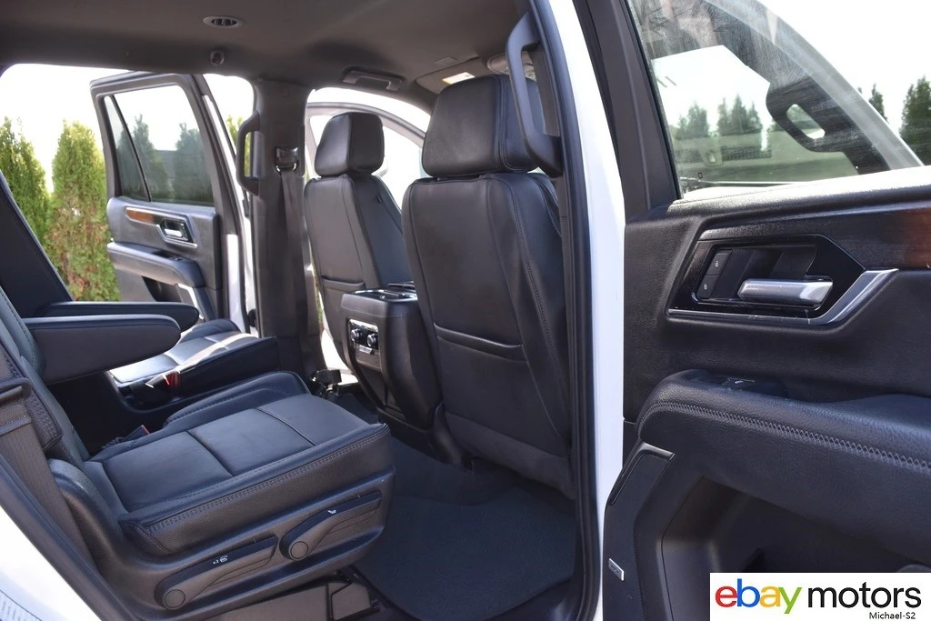 2025 GMC Yukon 5th Gen - Image 18 of 21