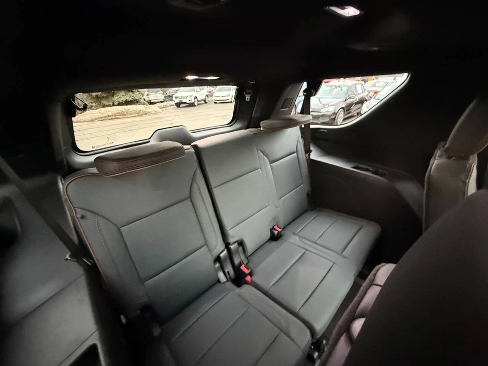 2025 GMC Yukon 5th Gen - Image 17 of 21