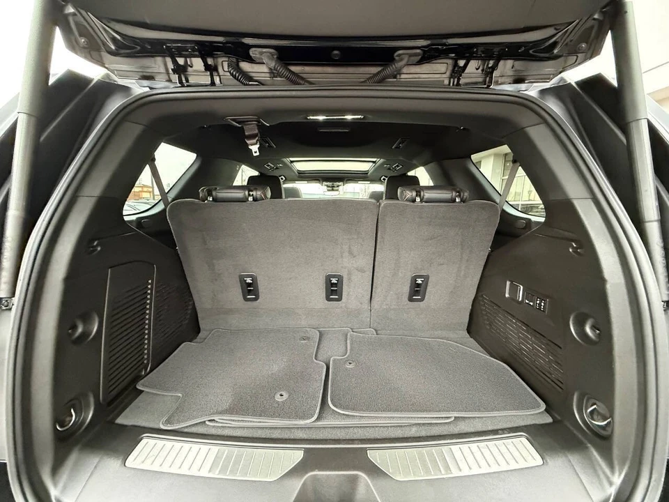2025 GMC Yukon 5th Gen - Image 15 of 21