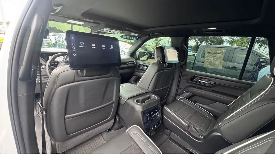 2025 GMC Yukon 5th Gen - Image 12 of 17