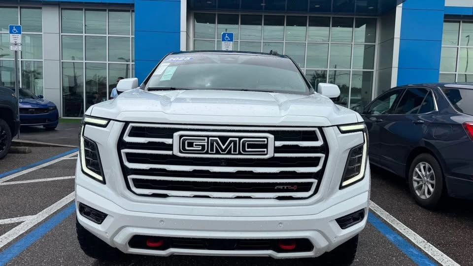 2025 GMC Yukon 5th Gen - Image 9 of 17