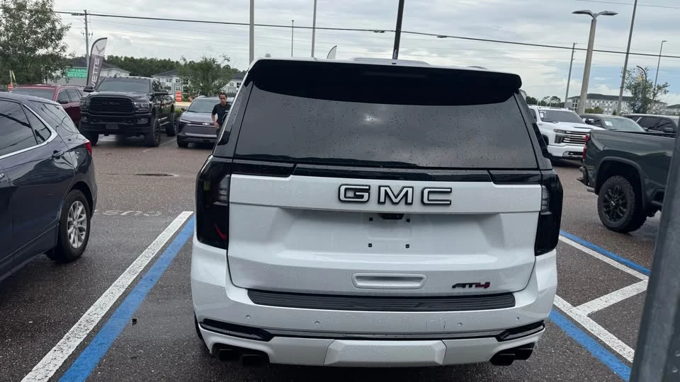 2025 GMC Yukon 5th Gen - Image 5 of 17