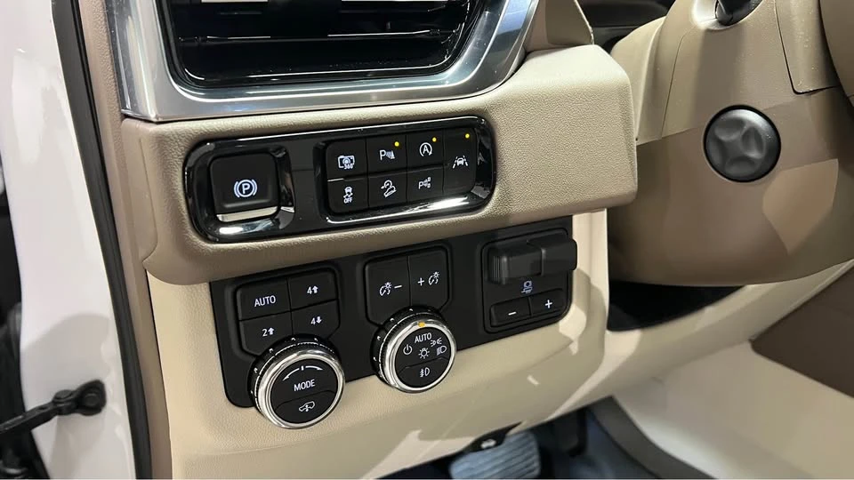 2025 GMC Yukon 5th Gen - Image 19 of 20