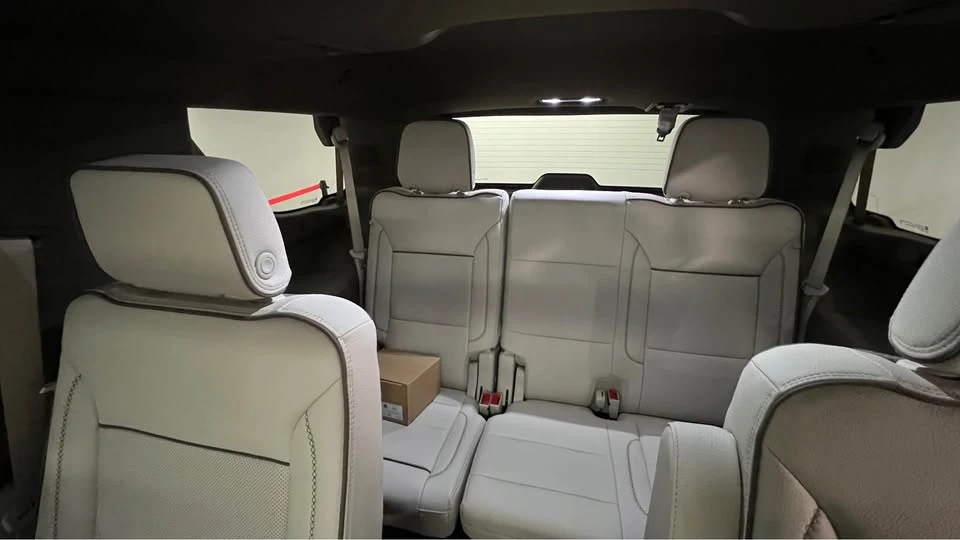 2025 GMC Yukon 5th Gen - Image 17 of 20