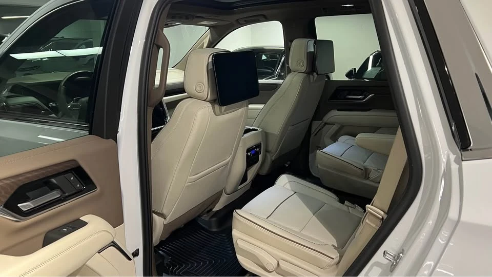 2025 GMC Yukon 5th Gen - Image 14 of 20