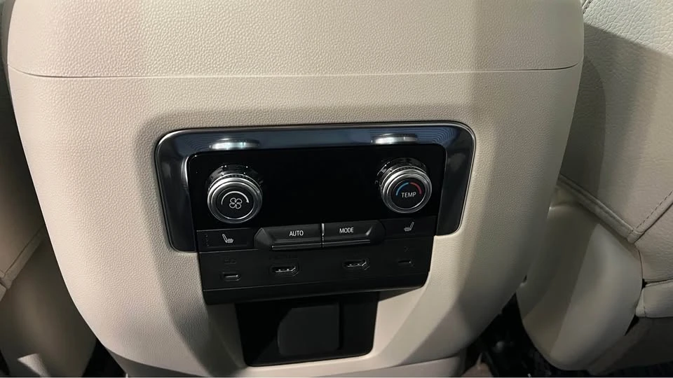 2025 GMC Yukon 5th Gen - Image 18 of 20