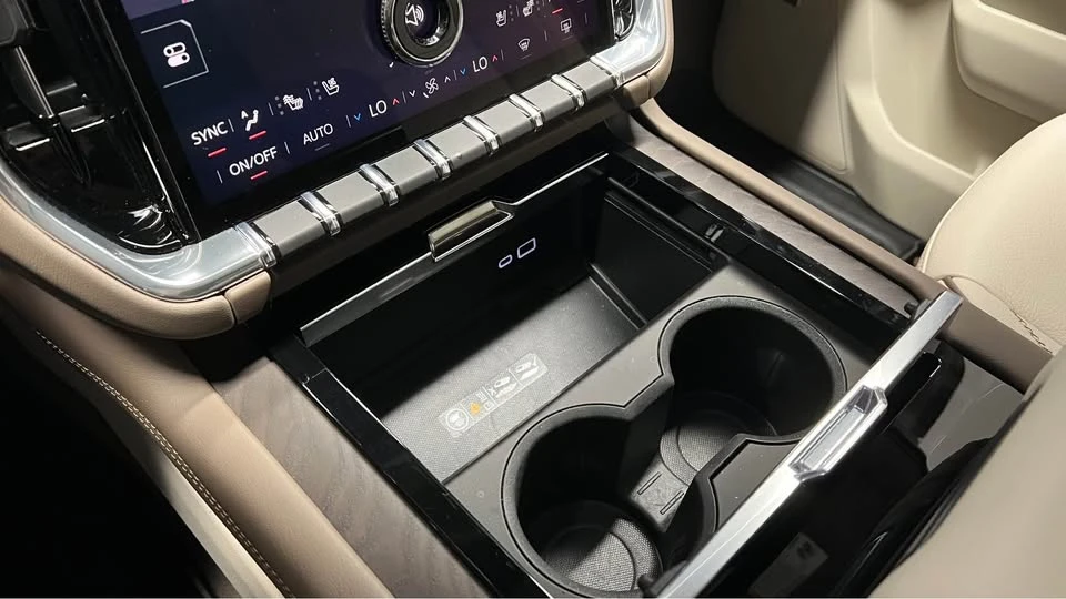 2025 GMC Yukon 5th Gen - Image 11 of 20
