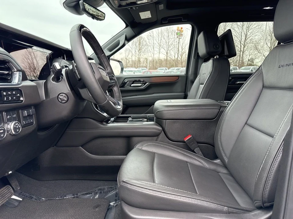 2025 GMC Yukon 5th Gen - Image 9 of 21