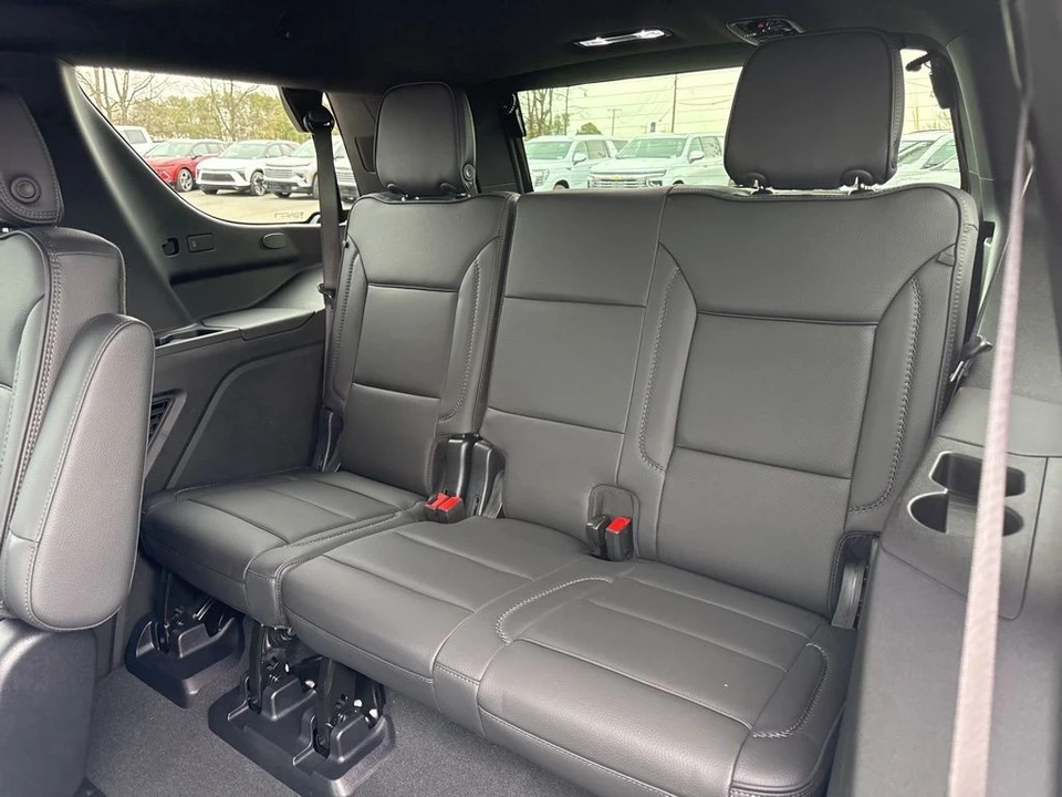 2025 GMC Yukon 5th Gen - Image 14 of 21