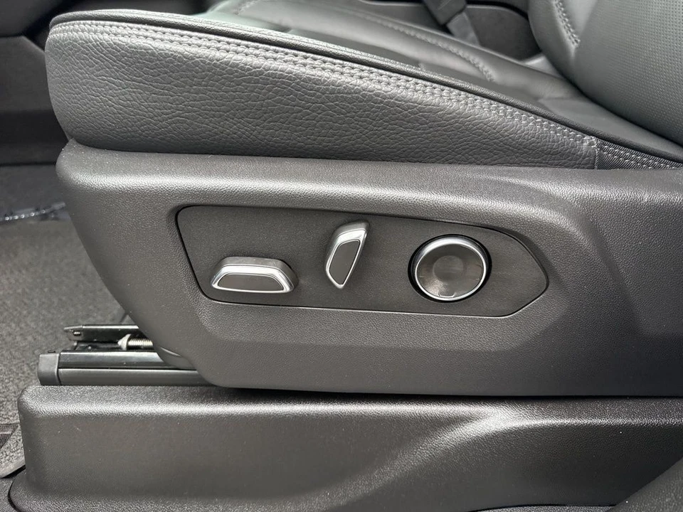 2025 GMC Yukon 5th Gen - Image 10 of 21