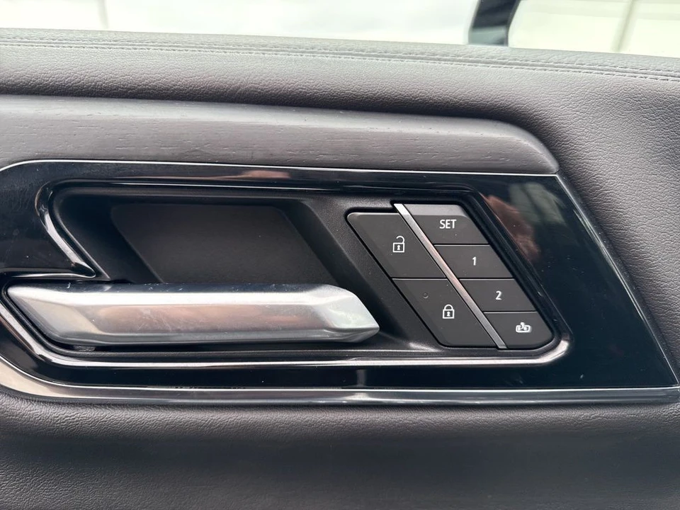 2025 GMC Yukon 5th Gen - Image 11 of 12