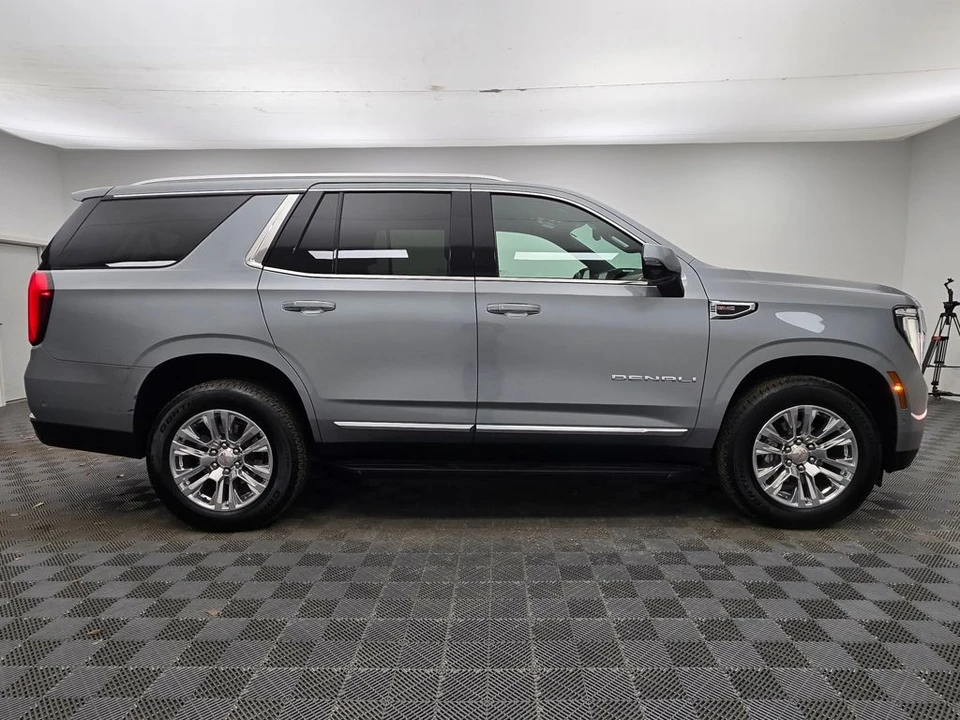 2025 GMC Yukon 5th Gen - Image 11 of 12