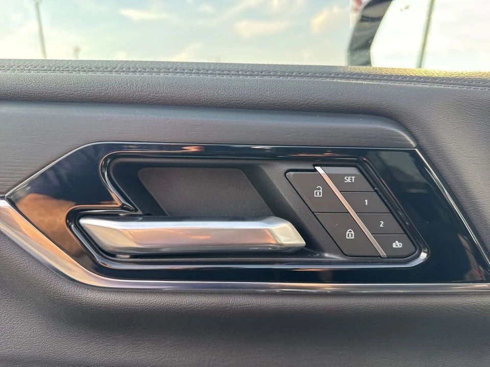 2025 GMC Yukon 5th Gen - Image 11 of 21