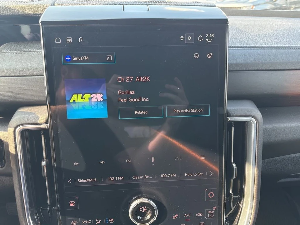 2025 GMC Yukon 5th Gen - Image 20 of 21