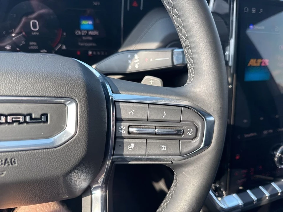 2025 GMC Yukon 5th Gen - Image 18 of 21