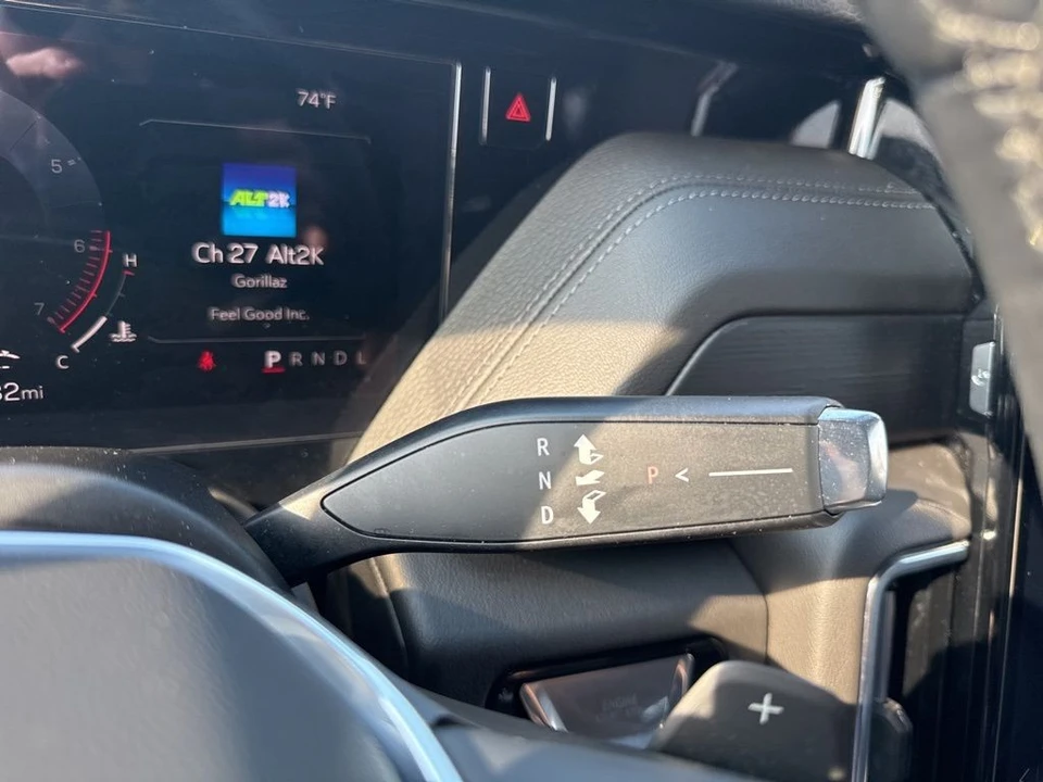2025 GMC Yukon 5th Gen - Image 19 of 21