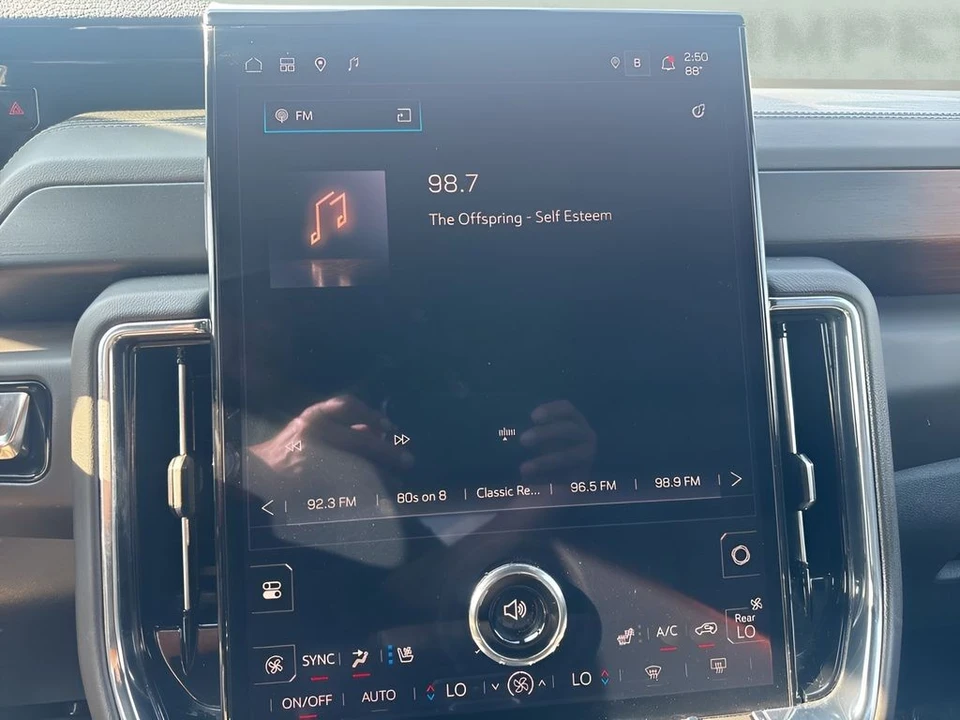 2025 GMC Yukon 5th Gen - Image 19 of 21